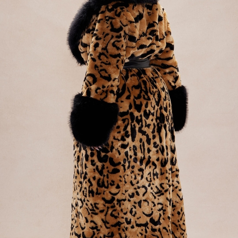 Fashion Nova Leopard Faux Fur Coat with Black Trim. New With Tags - Picture 5 of 7